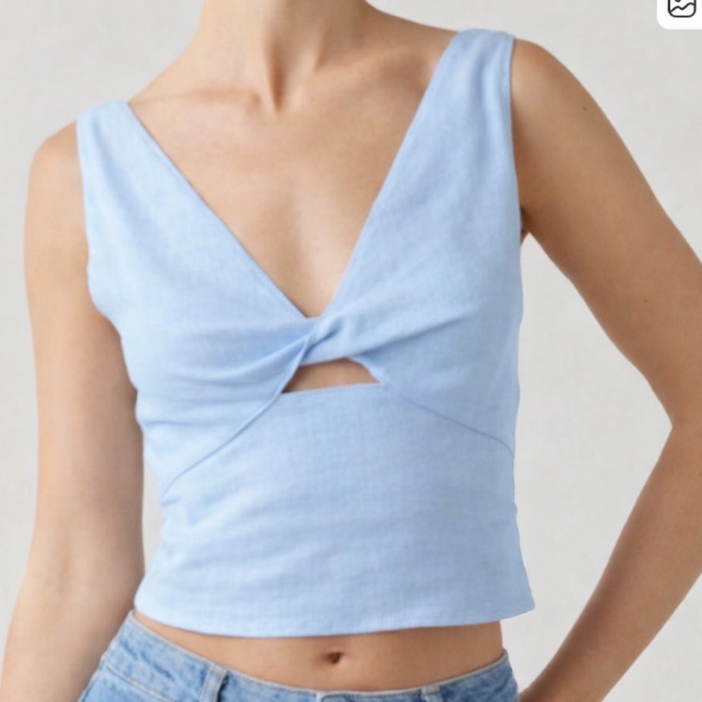 Francesca's Collections miami Light Blue Syndie Twist Front Crop Tank